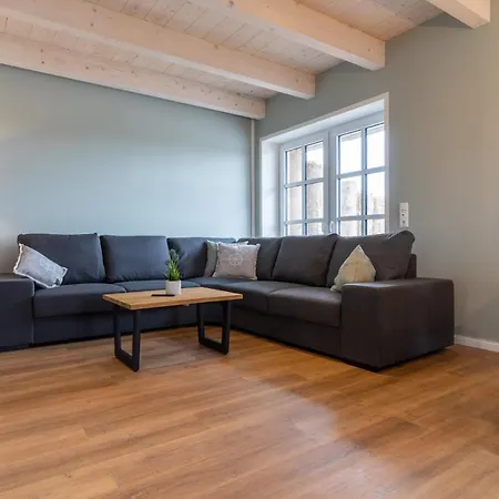 Dom wakacyjny Dhh Lahnung *