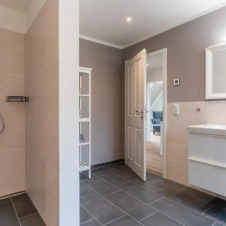 Dom wakacyjny Dhh Lahnung